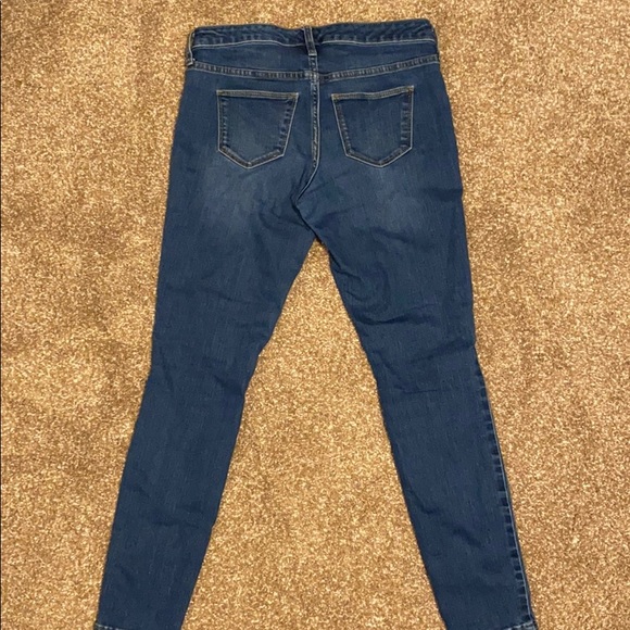 Universal Thread jeans. - Picture 3 of 4